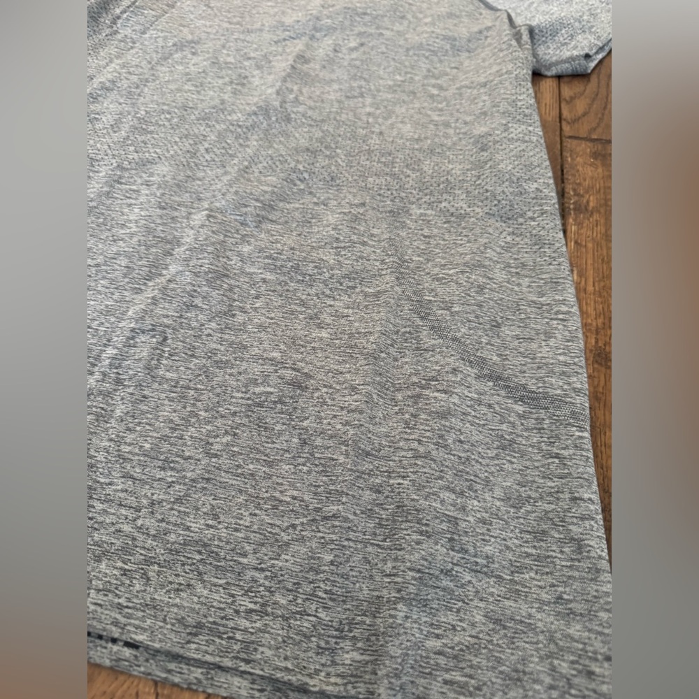 Lululemon Swiftly Tech Short‎ Sleeve Shirt Gray Women's Size 10 L - Picture 2 of 5